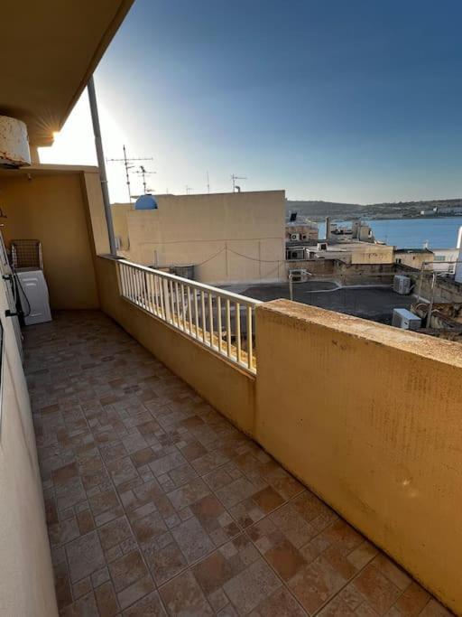 Conmal Penthouse In Mellieha Bay Apartamento Exterior foto