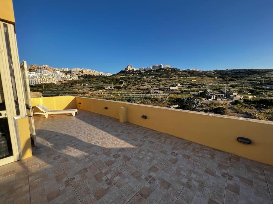 Conmal Penthouse In Mellieha Bay Apartamento Exterior foto